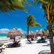 Holbox la isla en el mar Caribe mexicano.