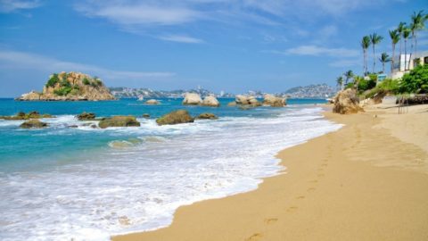 ¡Toma unos días de playa en Acapulco antes de que se acaben las vacaciones!