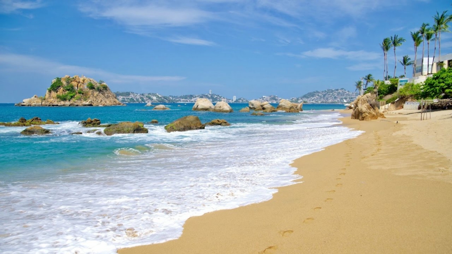 ¡Tómate unos días de playa en Acapulco!
