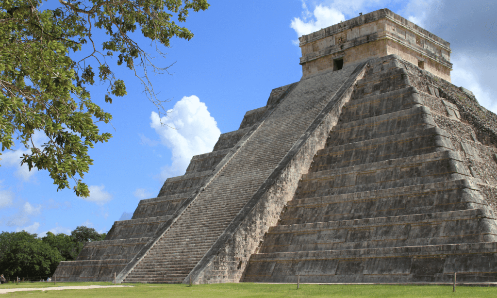 Chichén Itzá: Donde la Majestuosidad Maya Deslumbra al Mundo