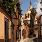 Descubre el encanto histórico: explora las ciudades coloniales de México