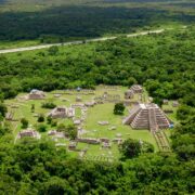 Mayapán y Aké: joyas arqueológicas de Yucatán